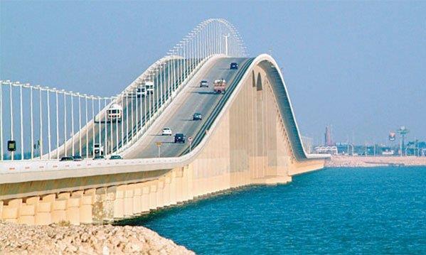أطول جسر بالعالم والذي يربط بين دولتين خليجيتين هو جسر الملك فهد ما هما الدولتين؟