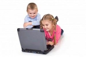 كيف يجب على طفلك أن يستعمل شبكة الانترنت؟