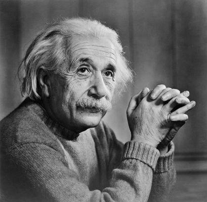 معلومات عن العالم ألبرت أينشتاين صاحب النسبية